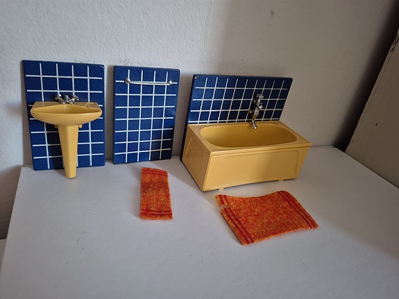 Product image 1 of 2