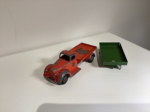 Product image 1 of 2