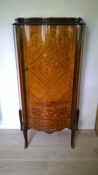 Product image 1 of 8