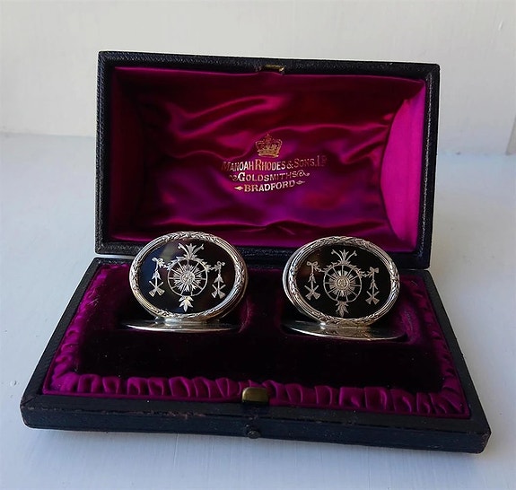 Product image 1 of 3