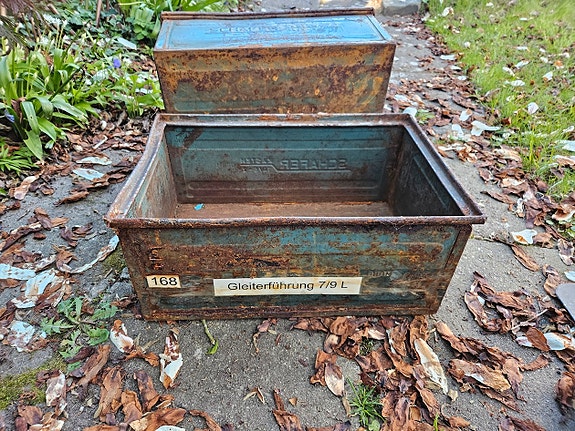 Product image 1 of 3