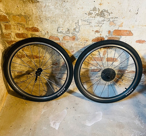 Product image 1 of 5