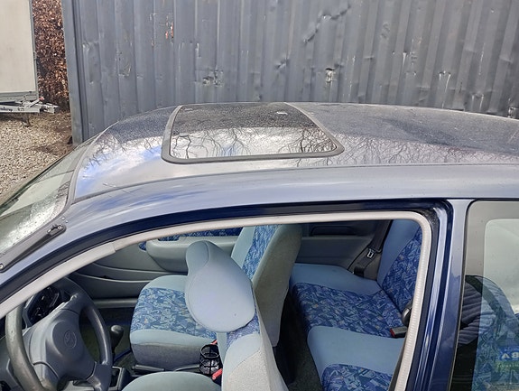 Toyota Starlet 1998 photo 5