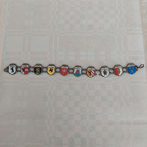 Product image 1 of 8