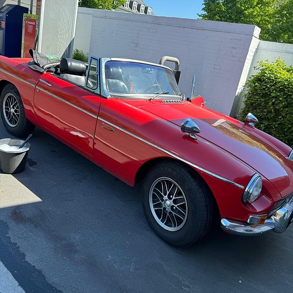 MG B 1965 photo 5