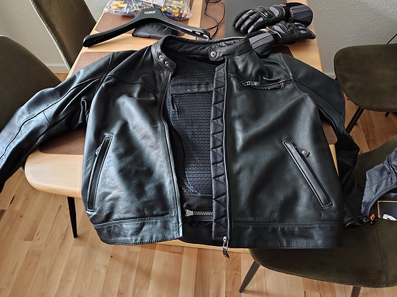 Product image 1 of 4