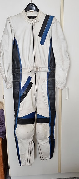 Product image 1 of 2