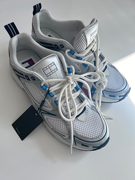 Product image 1 of 4