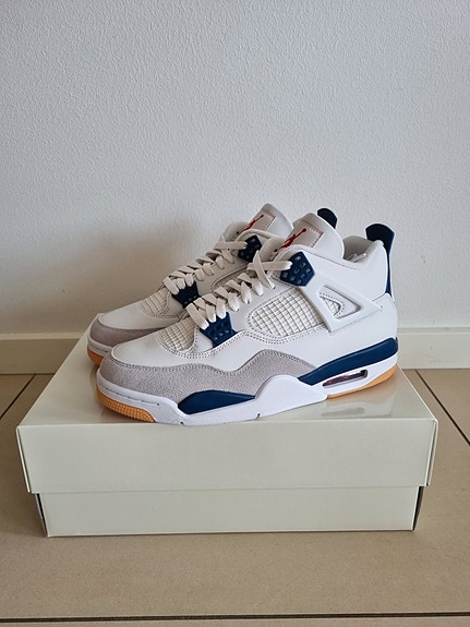 Product image 1 of 2