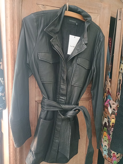 Product image 1 of 8