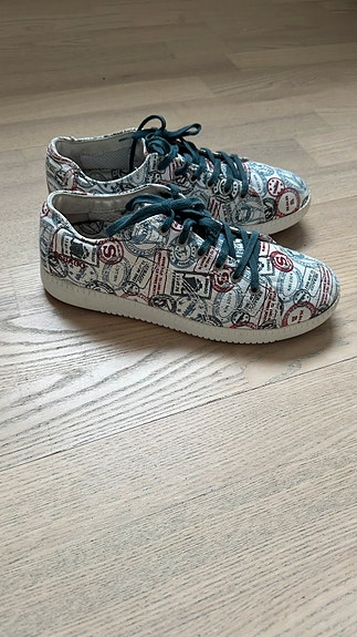 Product image 2 of 11