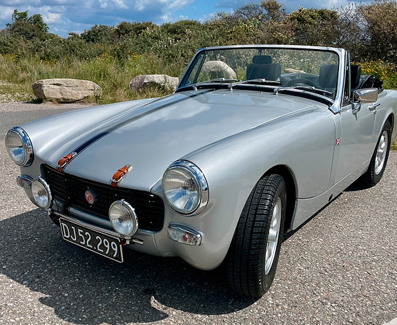 MG Midget 1974 photo 2