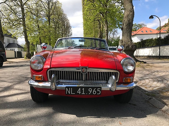 MG B 1965 photo 4
