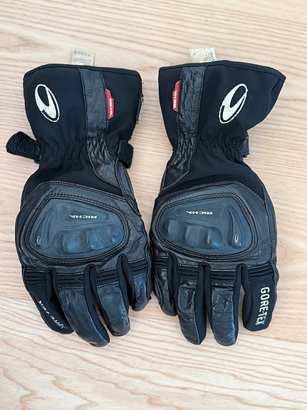 Product image 1 of 2