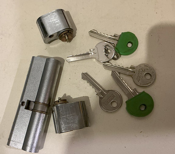 Product image 1 of 4