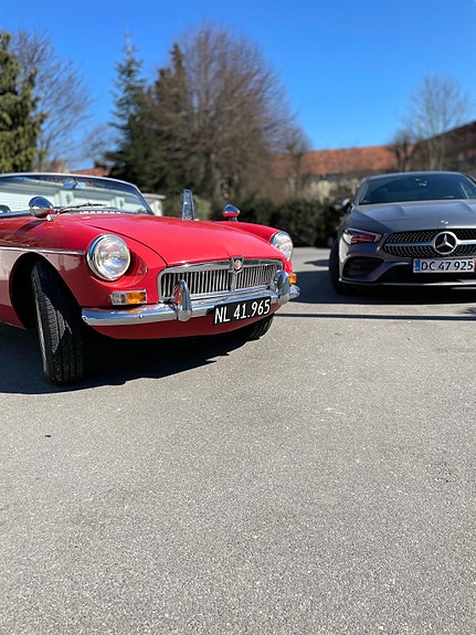 MG B 1965 photo 3
