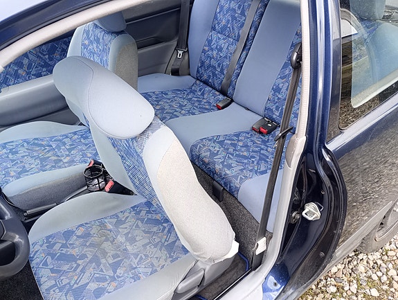 Toyota Starlet 1998 photo 3