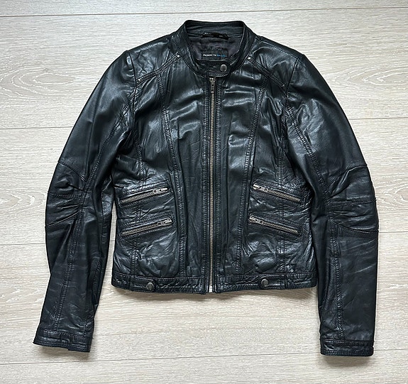 Product image 1 of 4