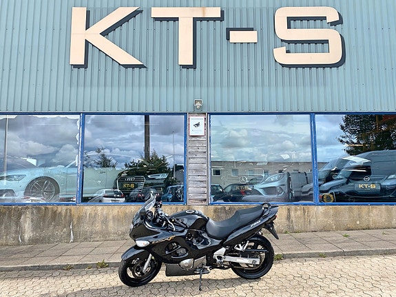 Suzuki GSX 750 F