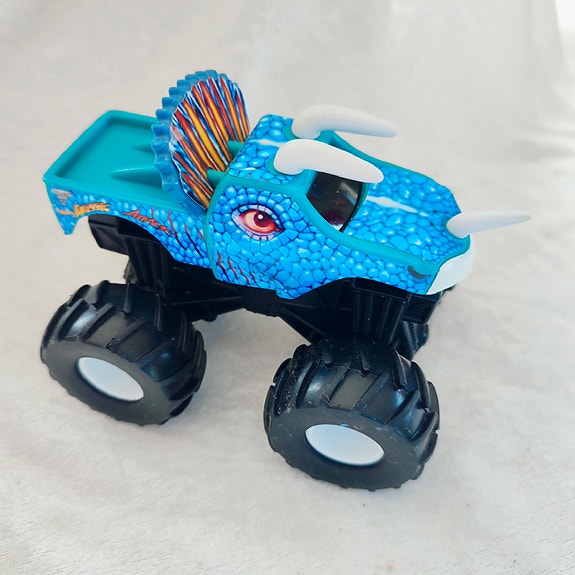 Product image 16 of 28