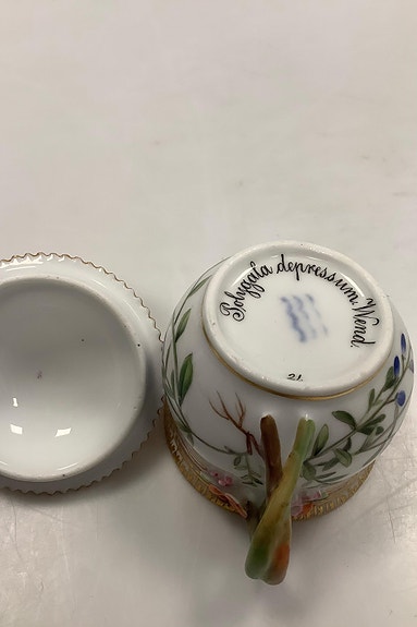 Product image 13 of 32