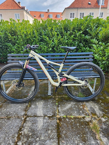 Product image 1 of 10