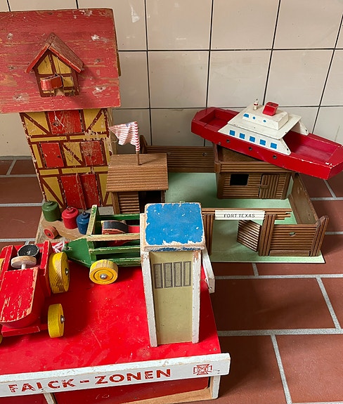 Product image 1 of 8