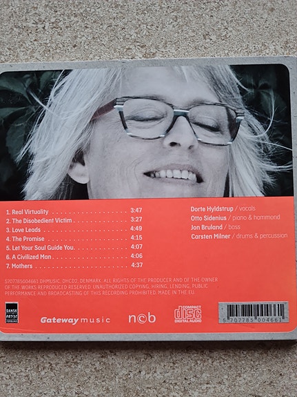 Product image 2 of 2