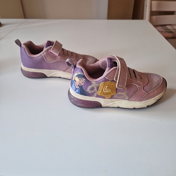 Product image 1 of 9