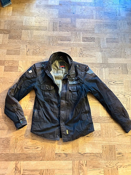 Product image 1 of 2