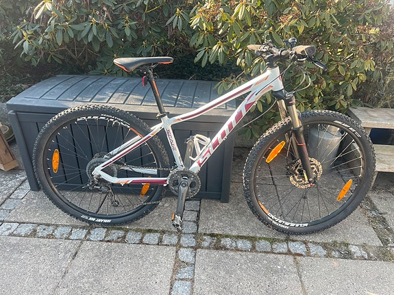 Product image 1 of 4