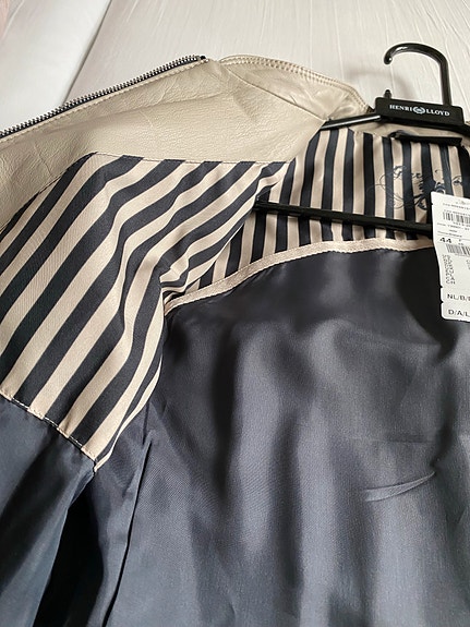 Product image 15 of 16