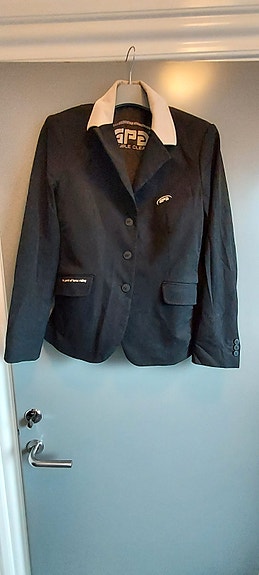 Product image 1 of 8