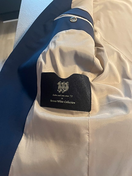 Product image 1 of 8