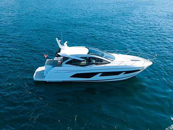 Sunseeker Predator 50 2019 | A/C | Eber | Garasje | Hev/senk | D8-600 | Onan gen