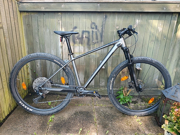 Product image 1 of 9