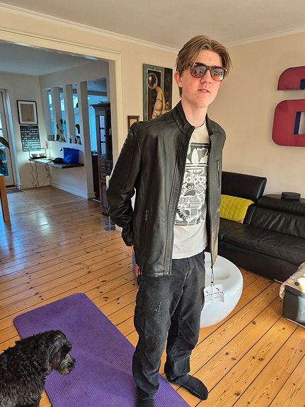 Product image 2 of 6