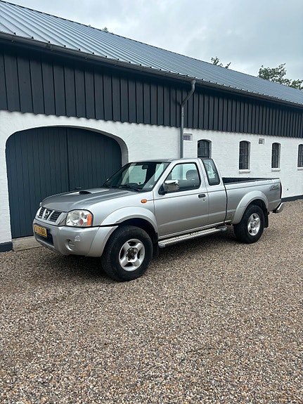 Nissan Navara 2.5