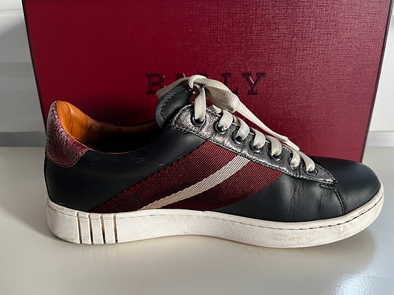 Product image 11 of 16