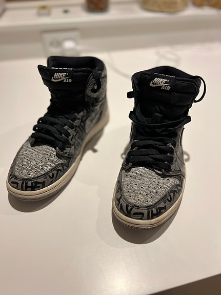 Product image 1 of 9