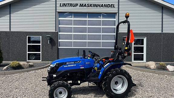Solis S26 6+2 Gearmaskine med Servostyring og brede traktorhjul