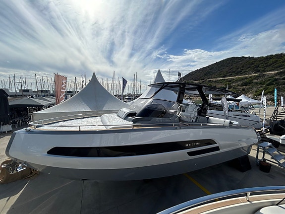 Fabriksny 2024 Invictus GT320 – Italiensk perfektion i sin reneste form
Her e...