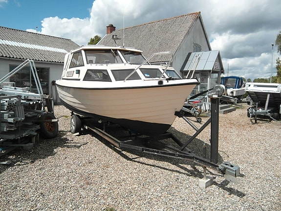 08) UTTERN 6300 [NEDSAT KR. 10.000,-]