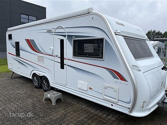 KABE 2017 - Kabe Imperial 740 TDL-U   Isabella Commodore North inkl CarbonX stel, Thule fast monteret markise, Truma mover x4 motor, Dometic Aircon, Centralstøvsuger, Alde Centralvarme