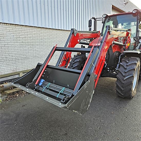 CASE IH CASE IH 100A Farmall - Ny traktor / New tractor ! With frontloader !