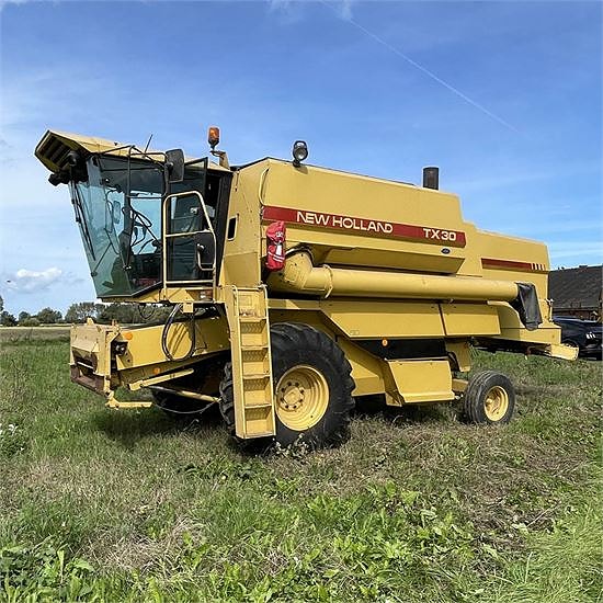 New Holland TX30