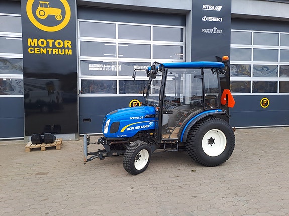 New Holland Boomer 35