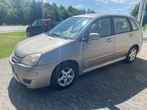 Suzuki Liana