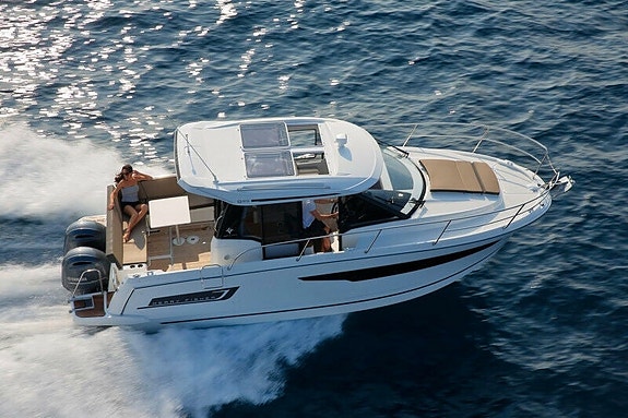 Jeanneau Merry Fisher 895 med Yamaha 2x150 HK påhængsmotor