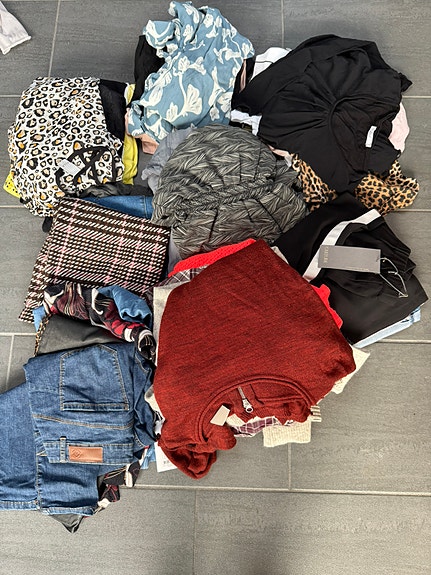 Product image 1 of 9